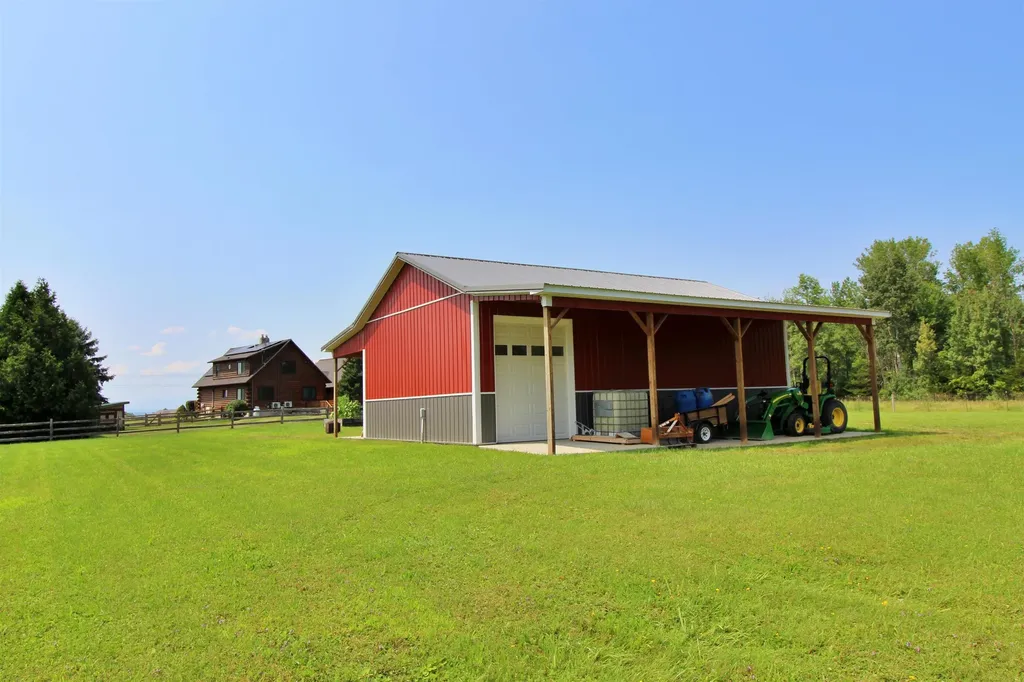 8 Maynard Court Grand Isle VT 05458