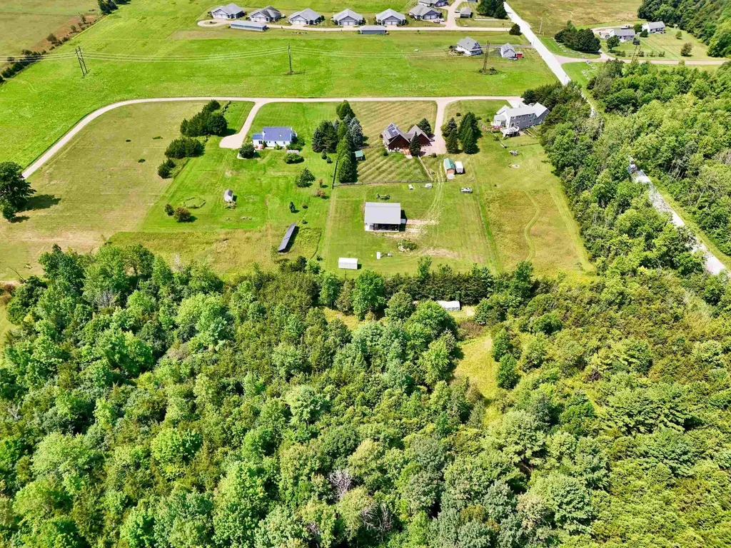 8 Maynard Court Grand Isle VT 05458