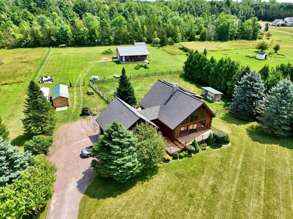 8 Maynard Court Grand Isle VT 05458