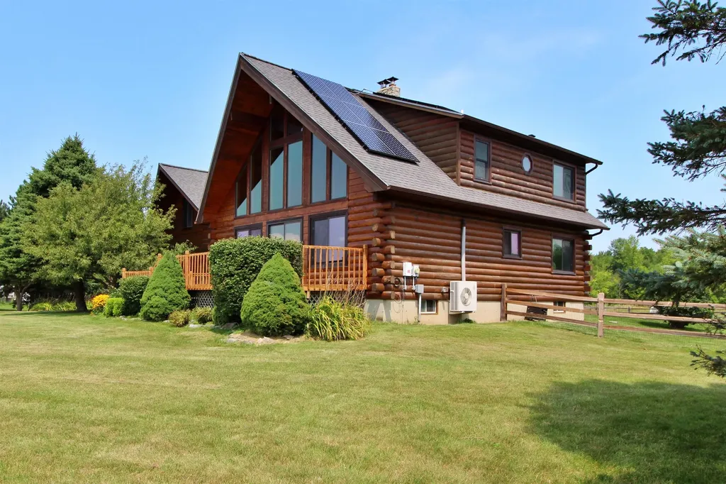 8 Maynard Court Grand Isle VT 05458