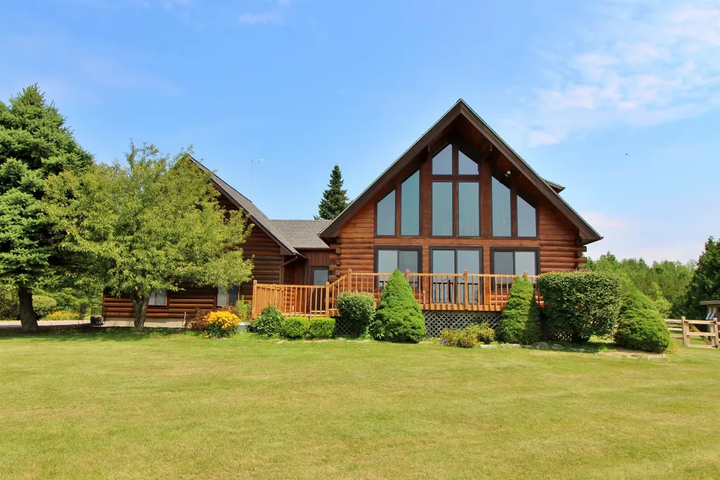 8 Maynard Court Grand Isle VT 05458