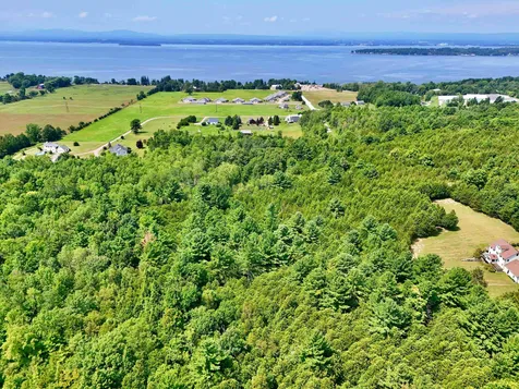 8 Maynard Court Grand Isle VT 05458
