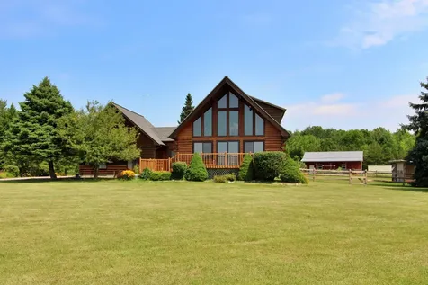 8 Maynard Court Grand Isle VT 05458