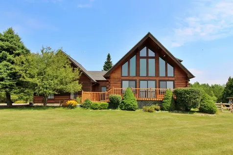 8 Maynard Court Grand Isle VT 05458