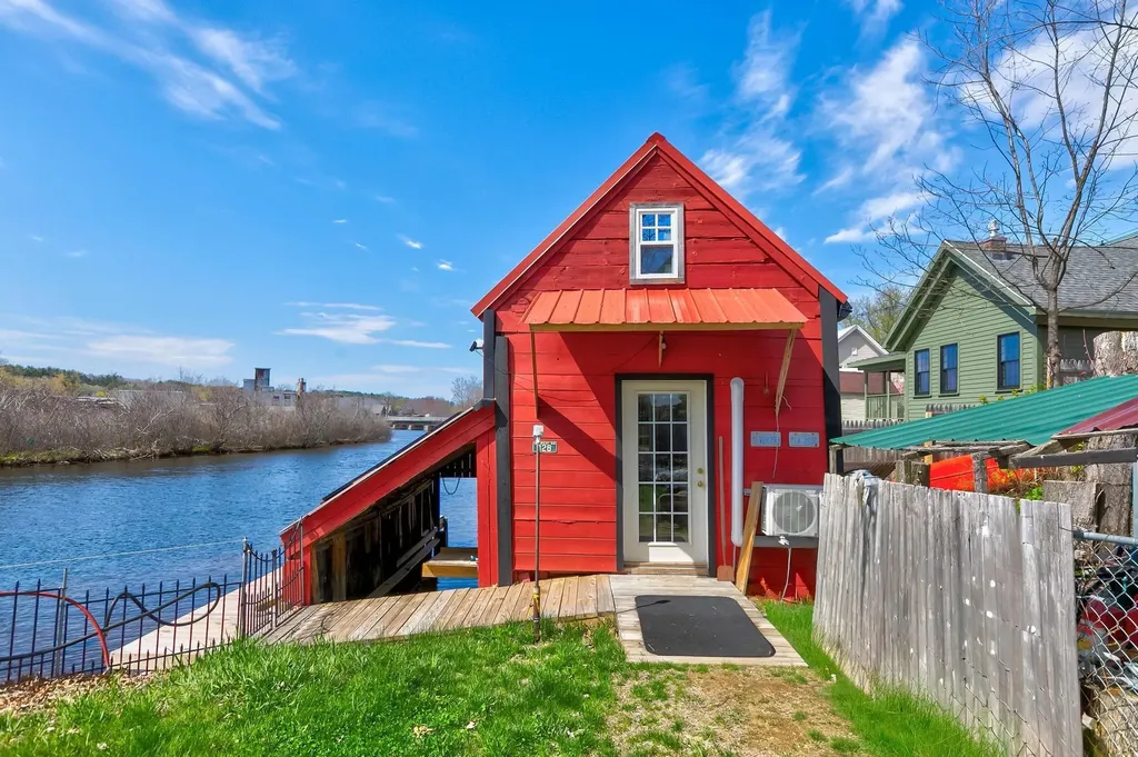 92 Water Street Laconia NH 03246