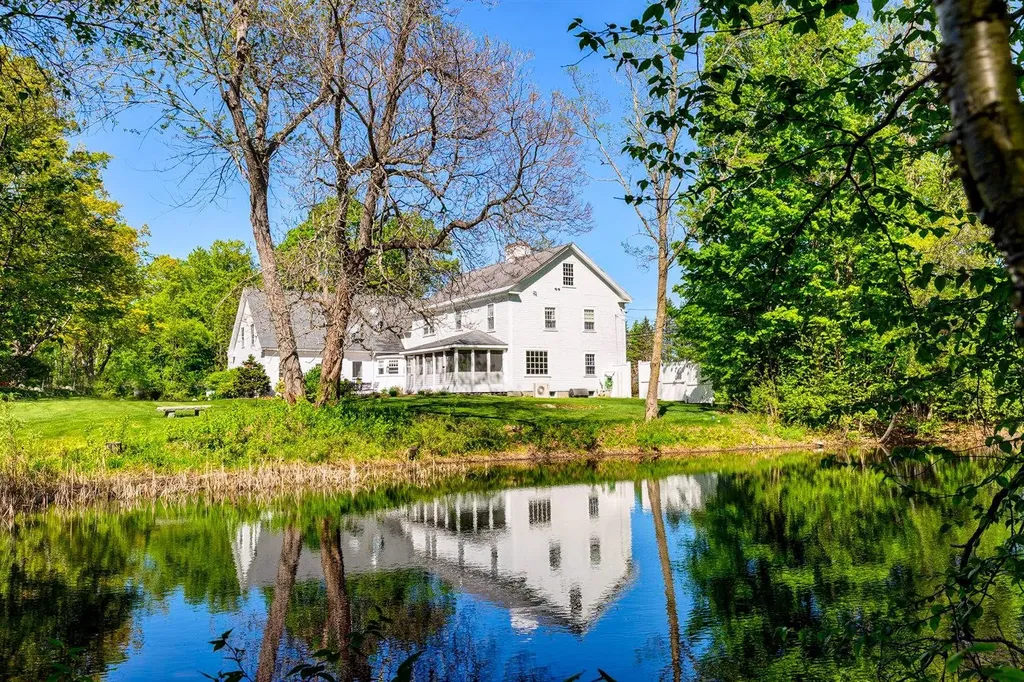 499 Andover Road New London NH 03257