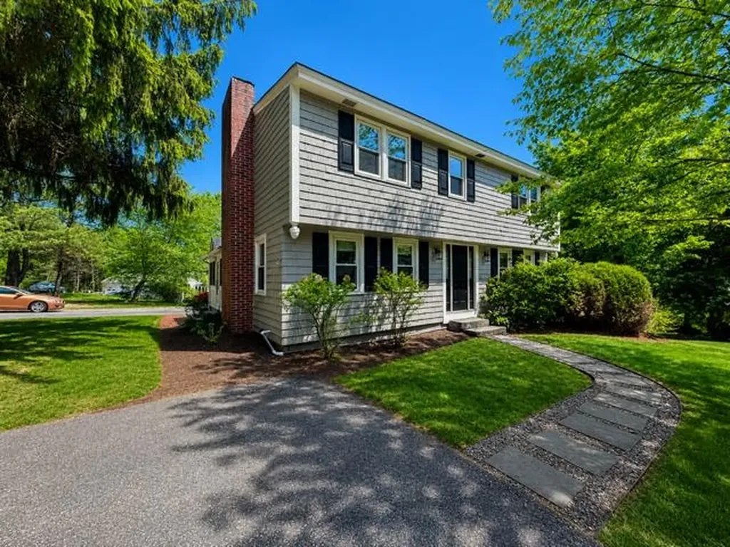 30 Ridge Road Nashua NH 03062