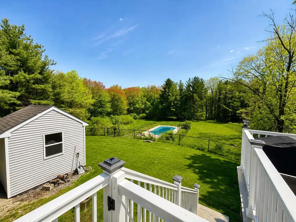30 Ridge Road Nashua NH 03062