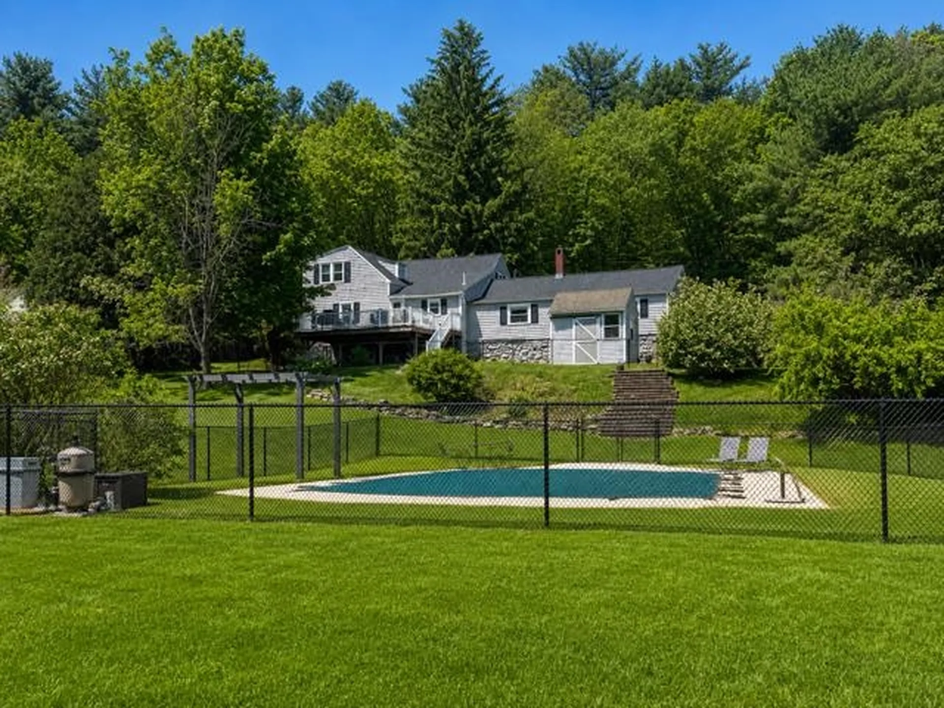 30 Ridge Road Nashua NH 03062