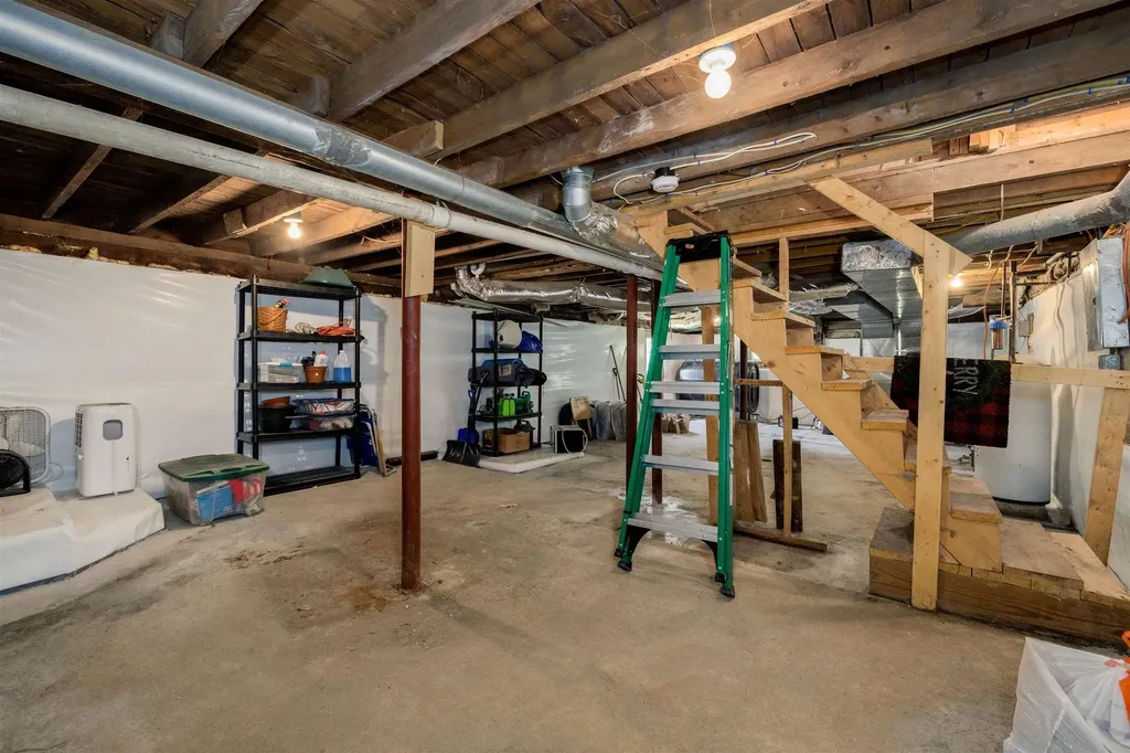 6 Badger Road Goshen NH 03752