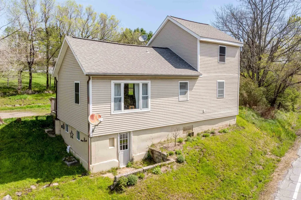 6 Badger Road Goshen NH 03752