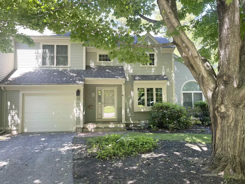 63 Peninsula Drive Stratham NH 03885