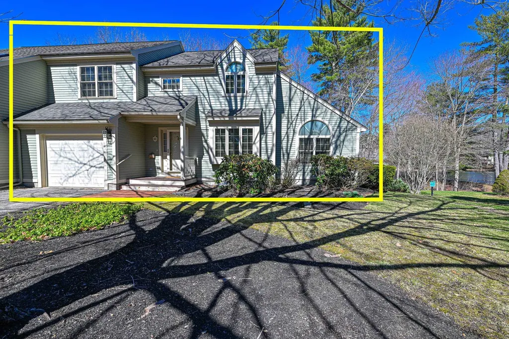 63 Peninsula Drive Stratham NH 03885