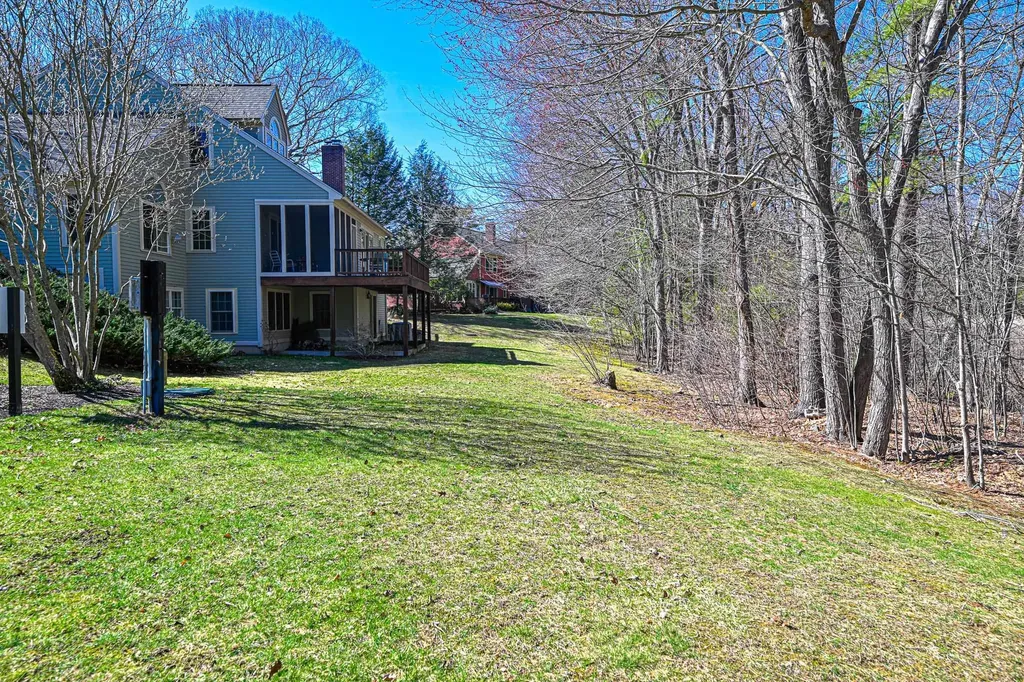 63 Peninsula Drive Stratham NH 03885