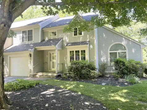 63 Peninsula Drive Stratham NH 03885