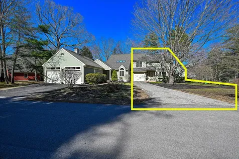 63 Peninsula Drive Stratham NH 03885