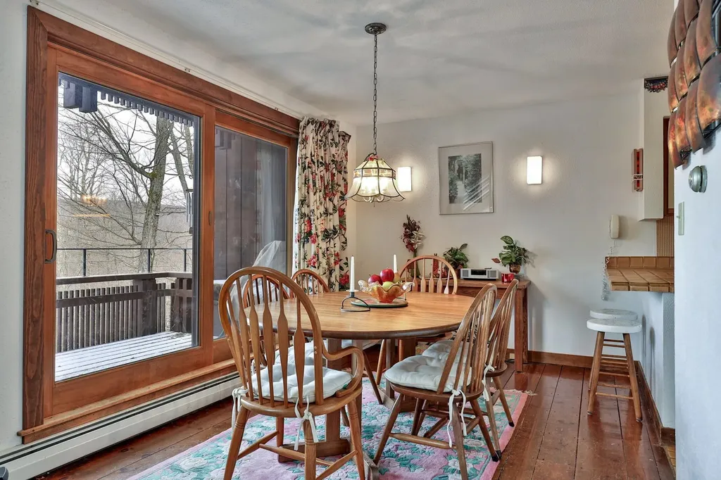 879 East Ash Road Plymouth VT 05056