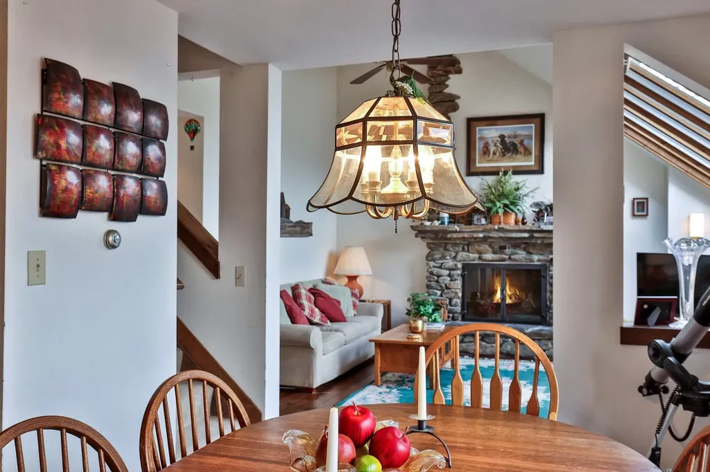 879 East Ash Road Plymouth VT 05056
