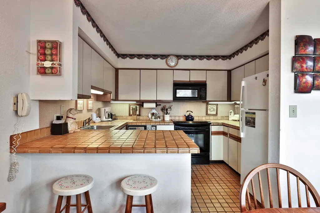 879 East Ash Road Plymouth VT 05056