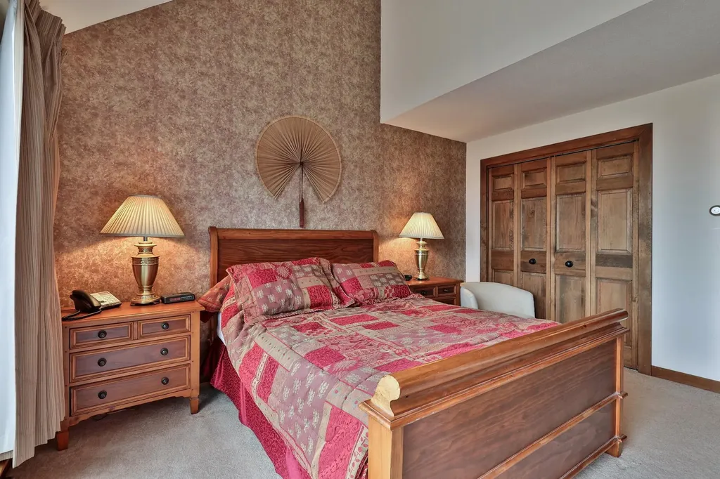 879 East Ash Road Plymouth VT 05056