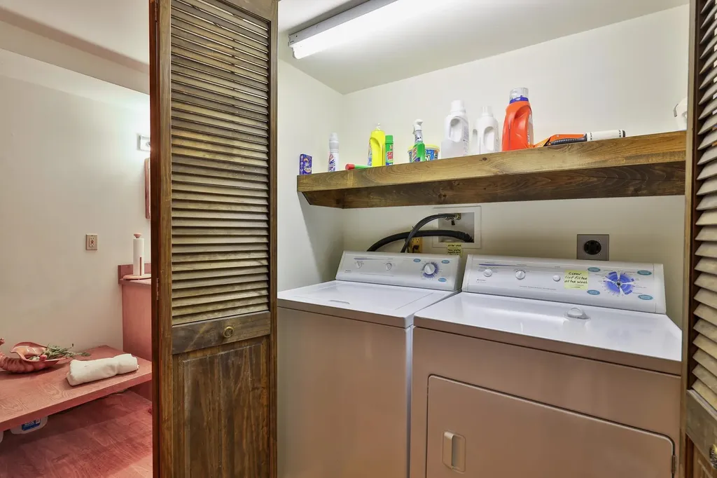 879 East Ash Road Plymouth VT 05056