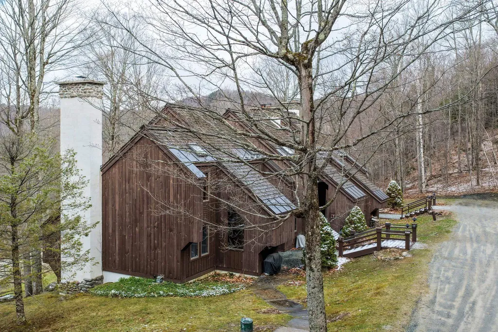 879 East Ash Road Plymouth VT 05056