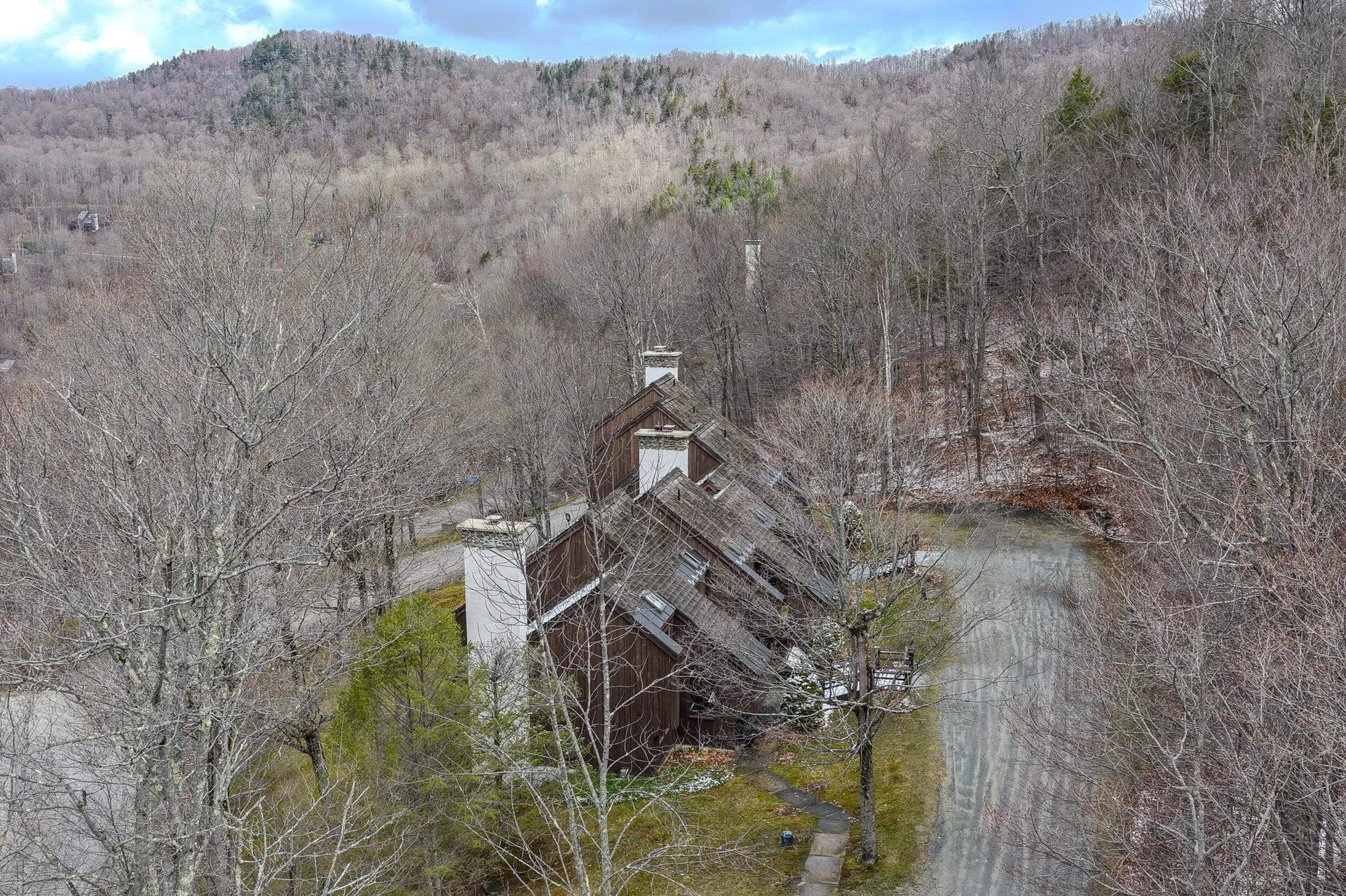 879 East Ash Road Plymouth VT 05056