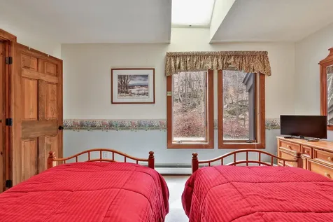 879 East Ash Road Plymouth VT 05056