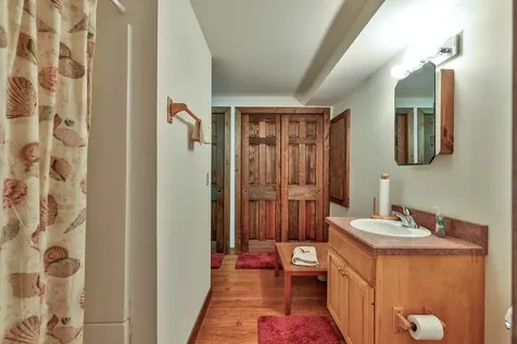 879 East Ash Road Plymouth VT 05056
