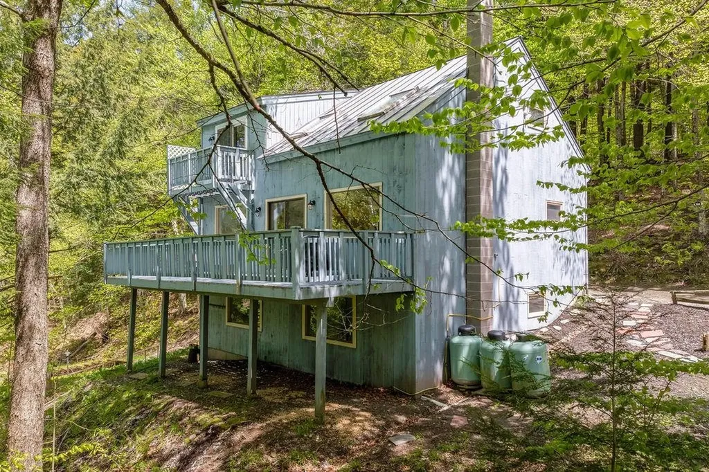 75 Naulahka Lane Hartford VT 05059