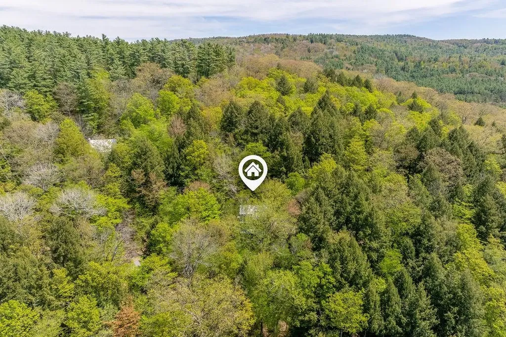 75 Naulahka Lane Hartford VT 05059