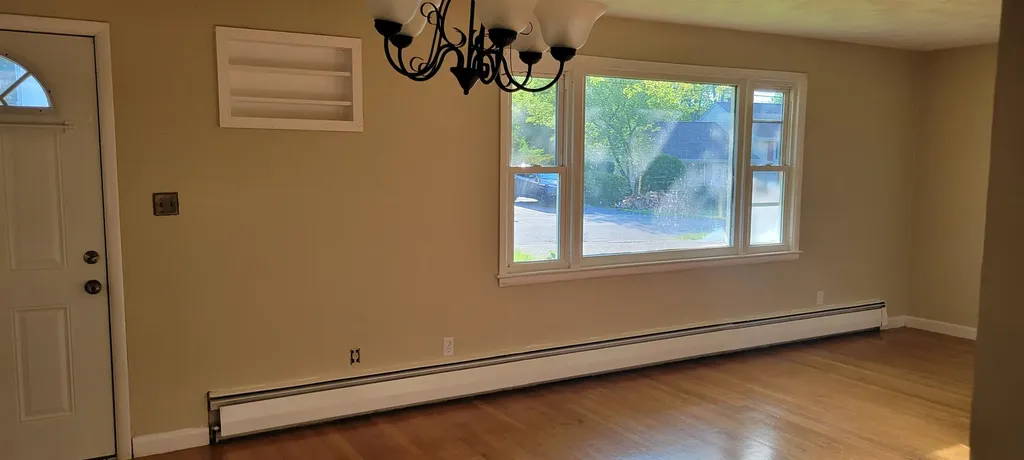 4 Grant Street Derry NH 03038