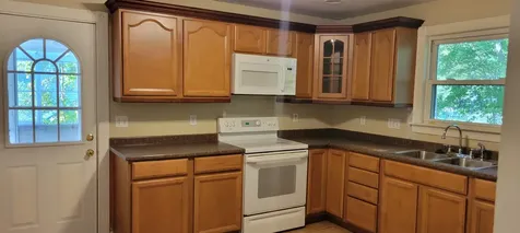 4 Grant Street Derry NH 03038