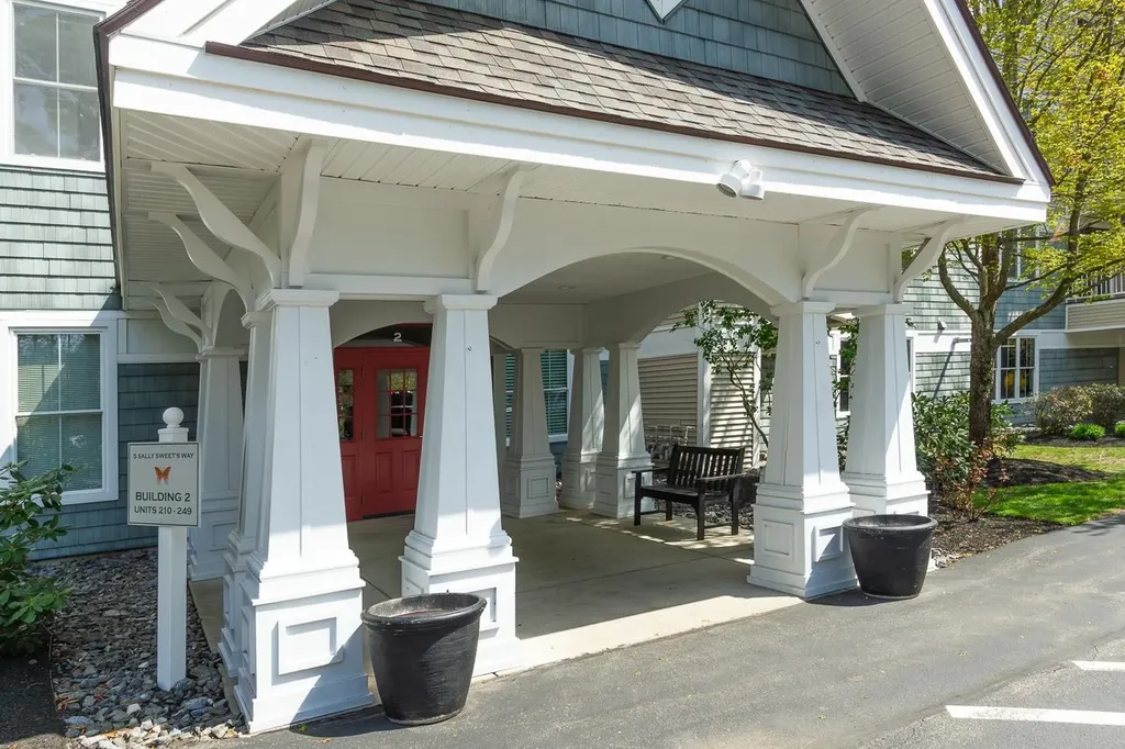 5 Sally Sweets Way Salem NH 03079