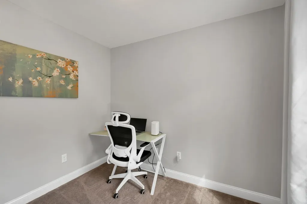 17 Blueberry Hill Road Raymond NH 03077