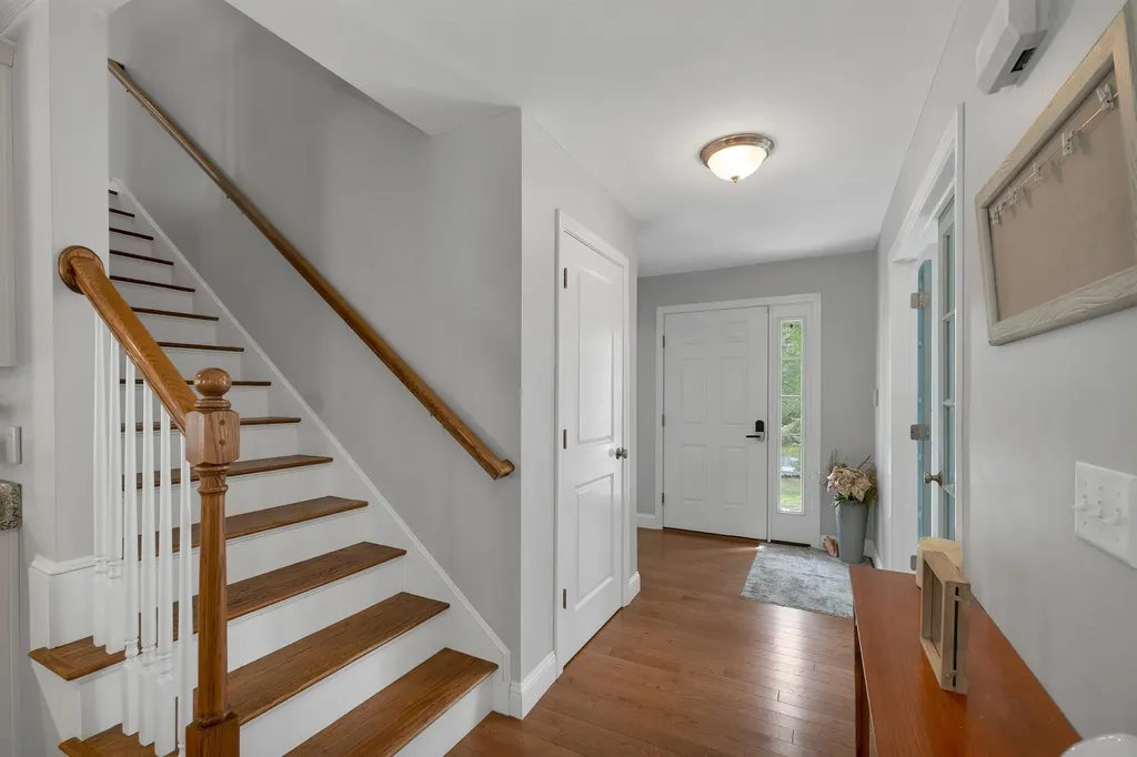 17 Blueberry Hill Road Raymond NH 03077