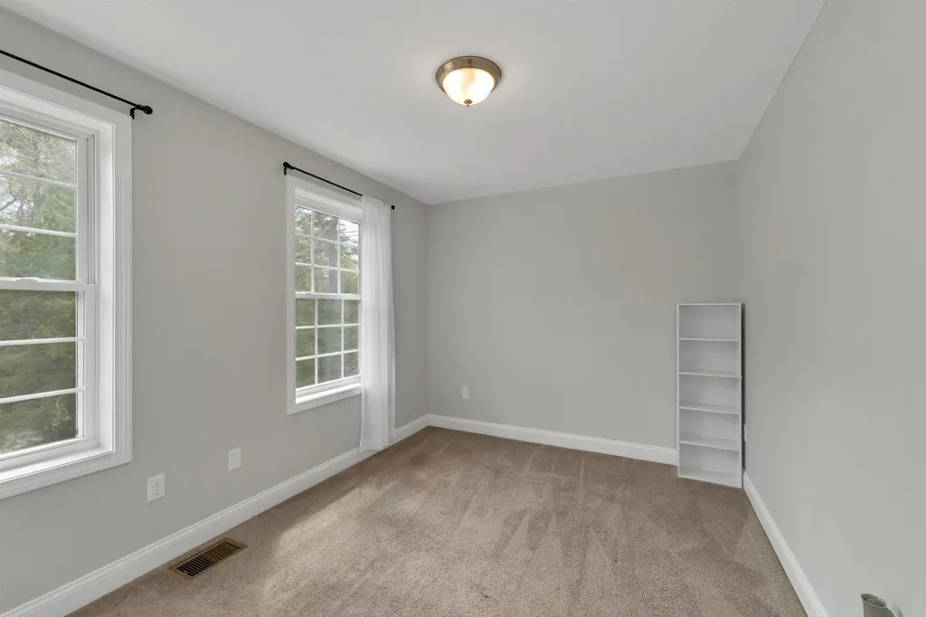 17 Blueberry Hill Road Raymond NH 03077