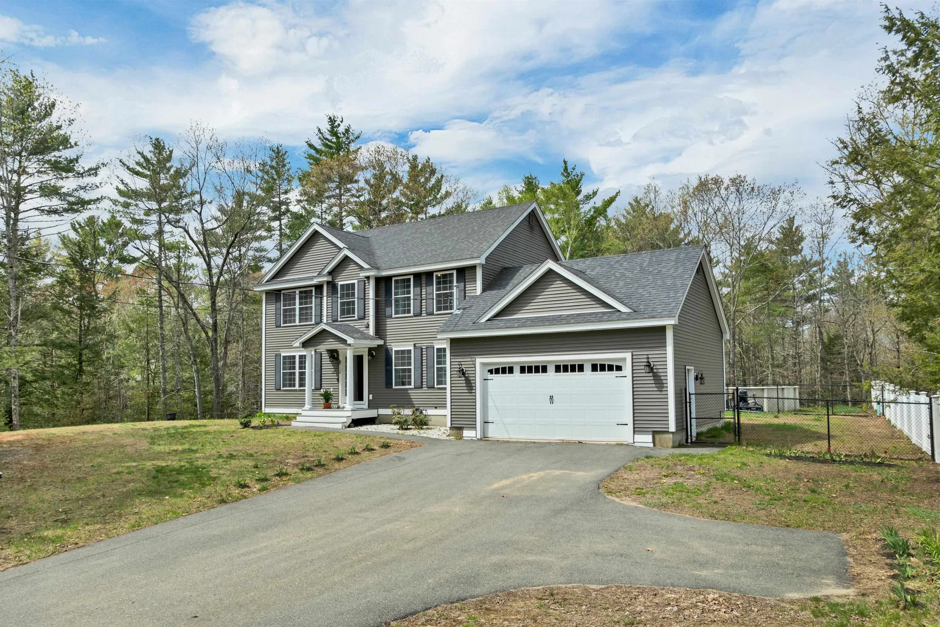 17 Blueberry Hill Road Raymond NH 03077