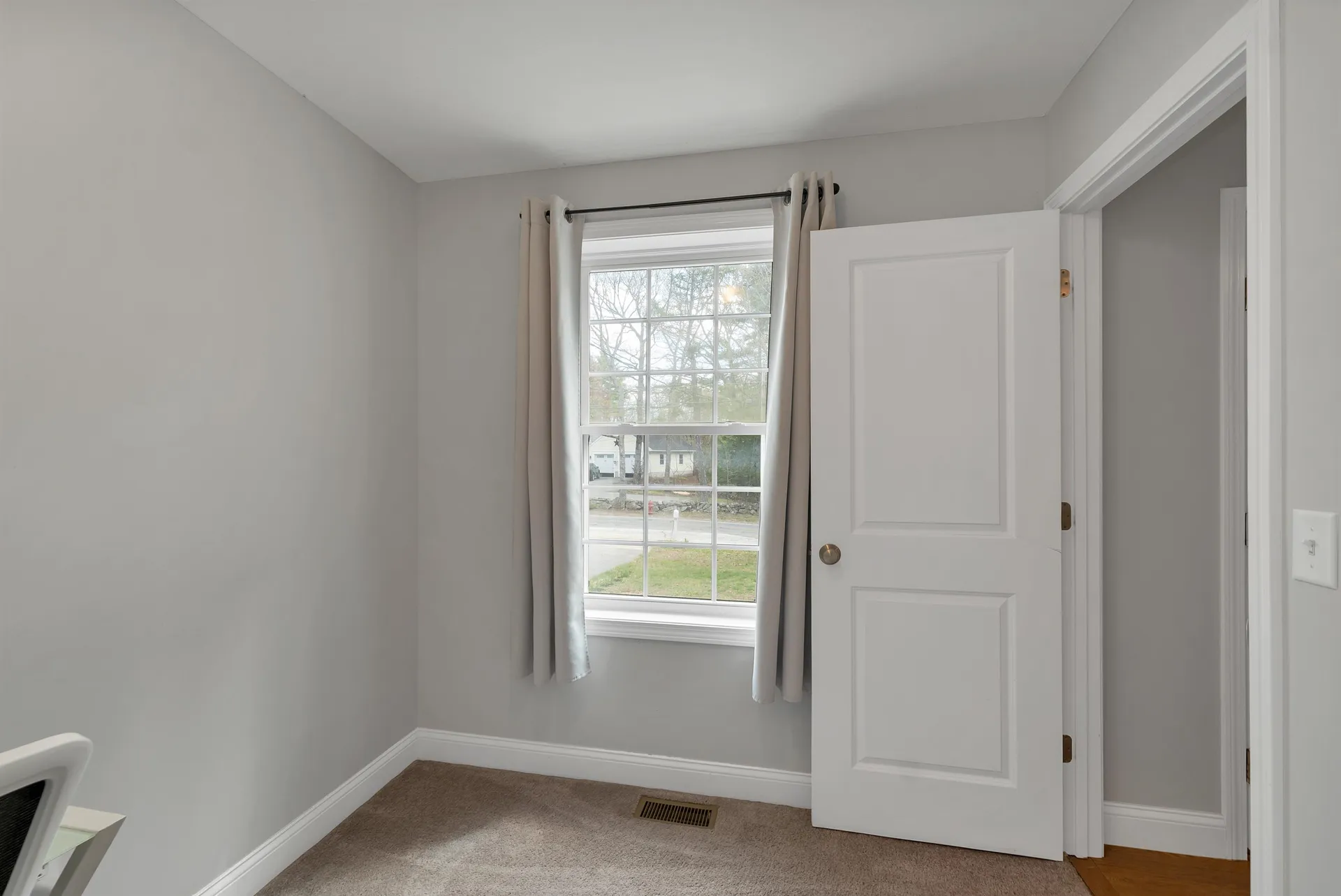 17 Blueberry Hill Road Raymond NH 03077