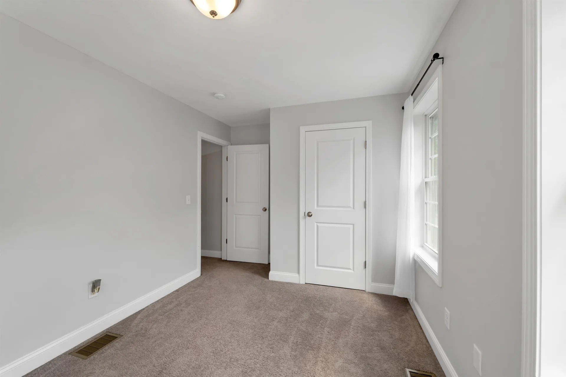 17 Blueberry Hill Road Raymond NH 03077
