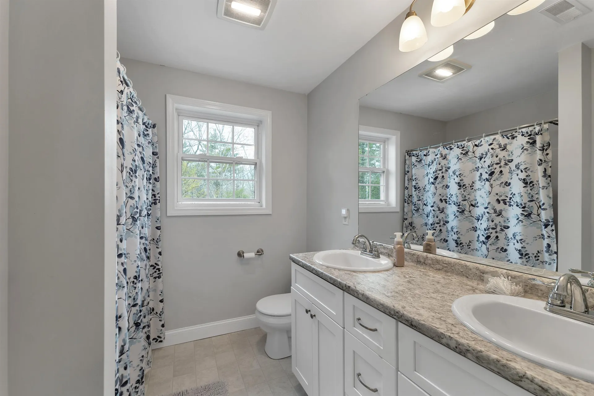 17 Blueberry Hill Road Raymond NH 03077