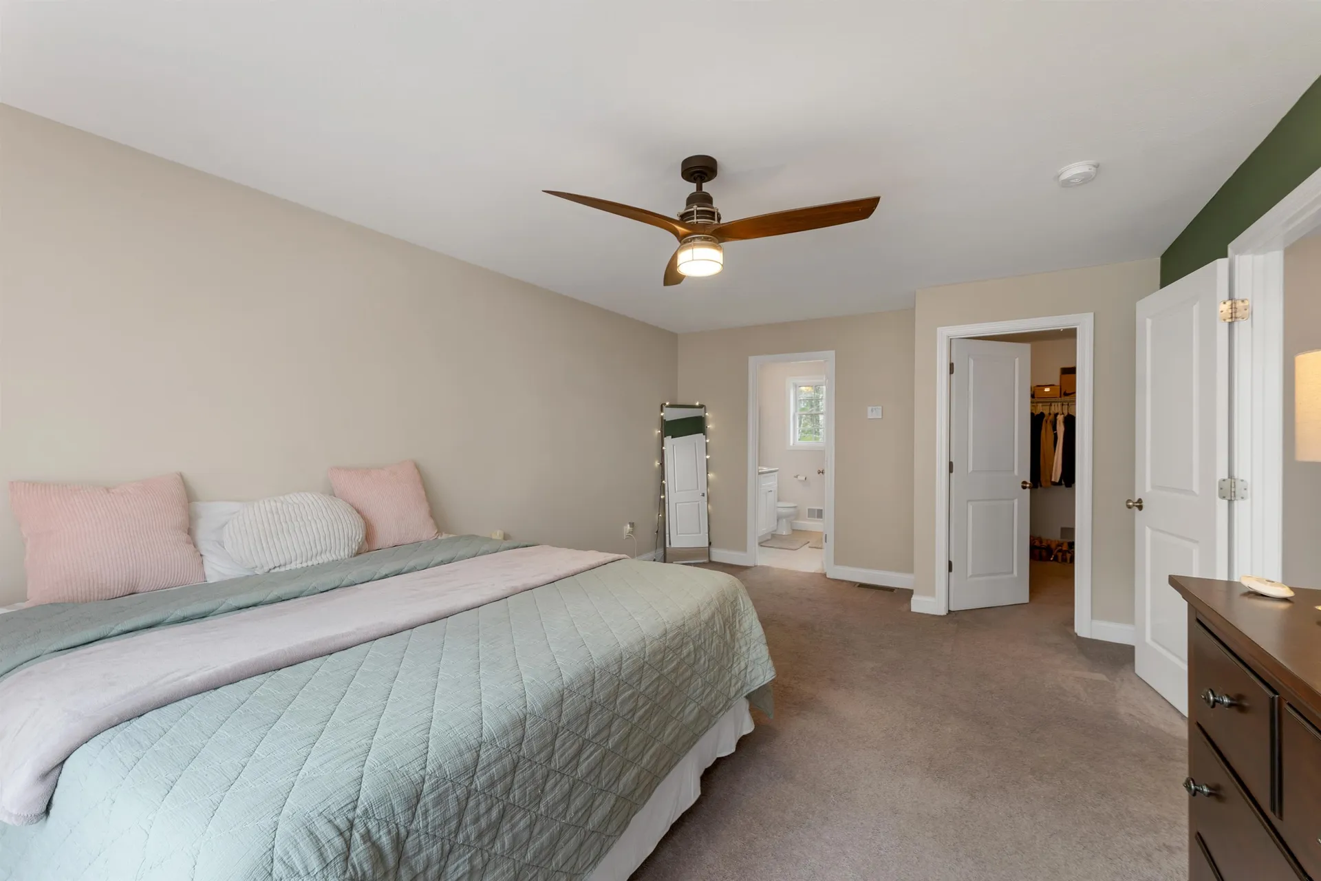 17 Blueberry Hill Road Raymond NH 03077