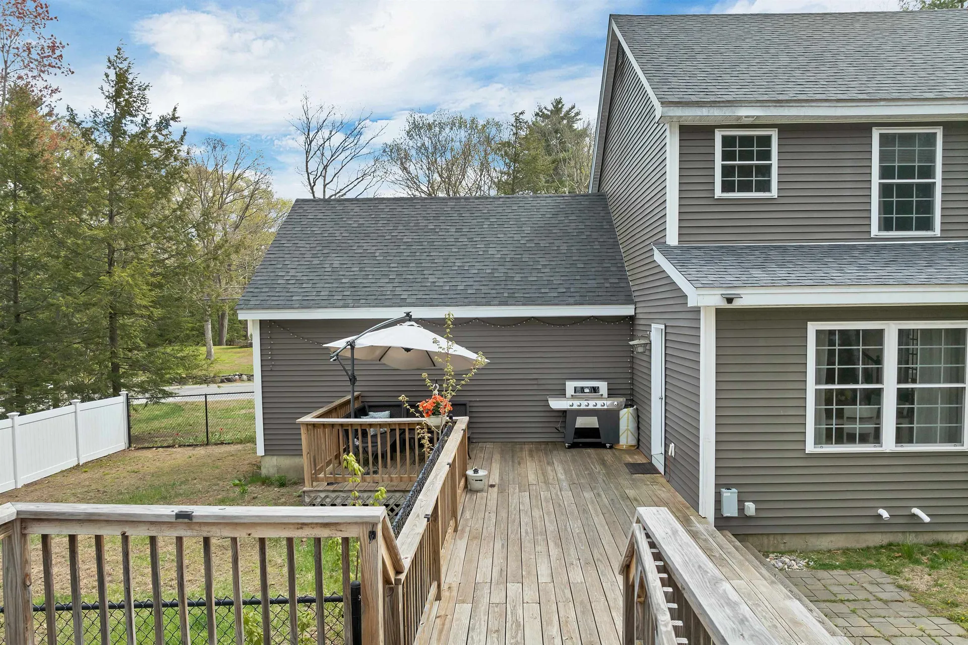 17 Blueberry Hill Road Raymond NH 03077