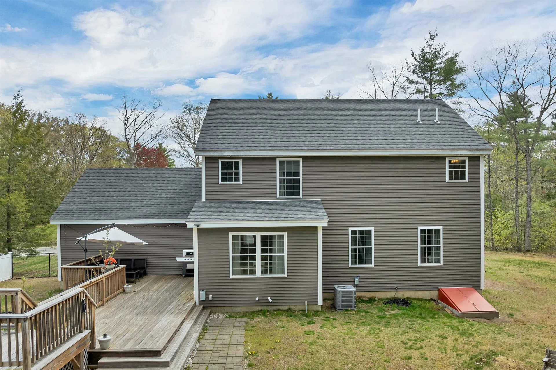 17 Blueberry Hill Road Raymond NH 03077