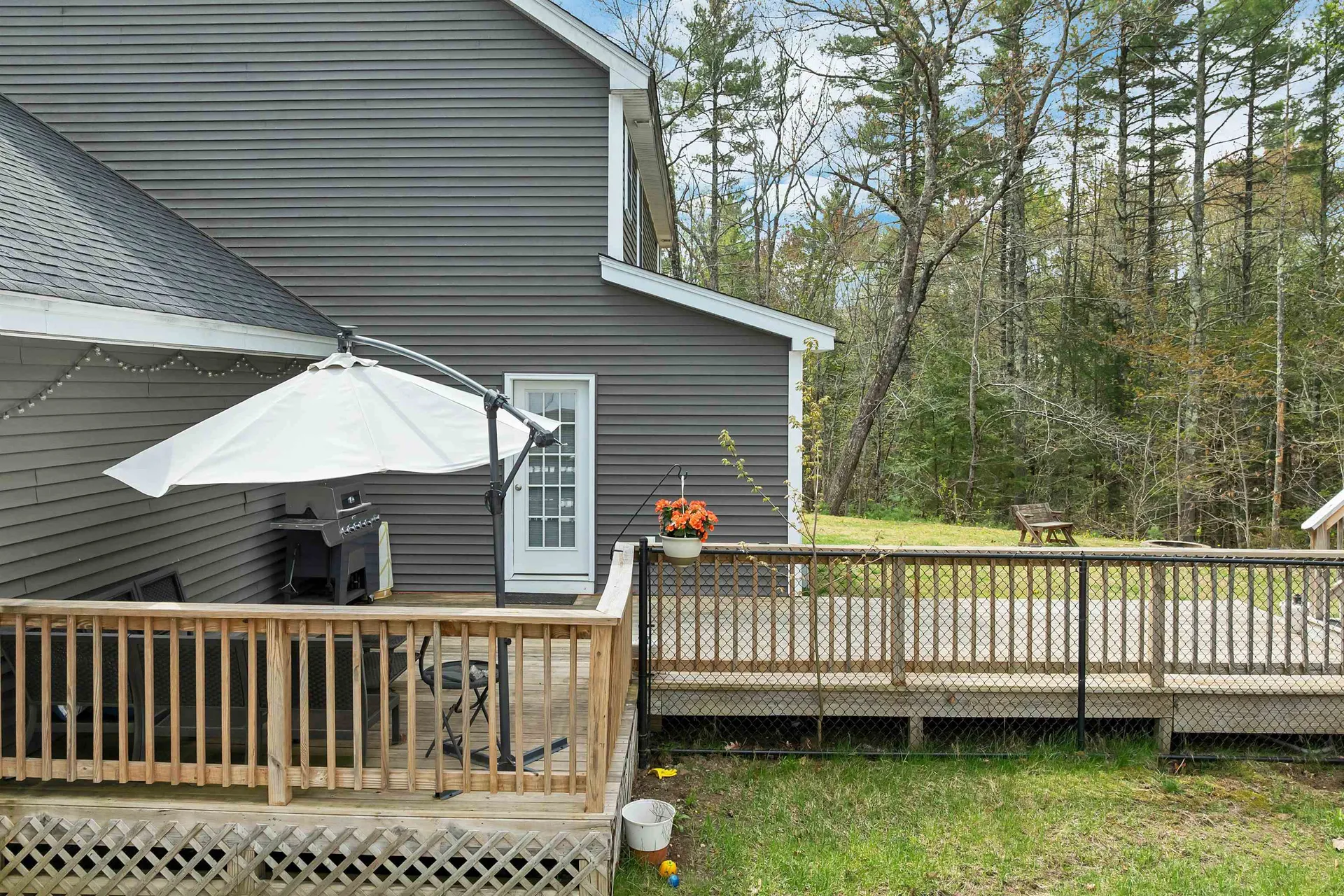 17 Blueberry Hill Road Raymond NH 03077