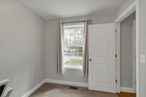 17 Blueberry Hill Road Raymond NH 03077