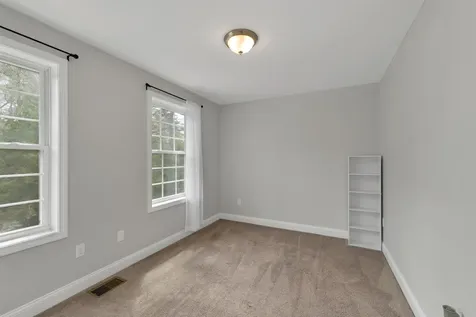 17 Blueberry Hill Road Raymond NH 03077