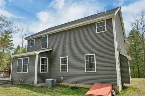 17 Blueberry Hill Road Raymond NH 03077