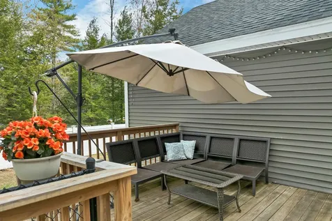 17 Blueberry Hill Road Raymond NH 03077