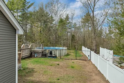 17 Blueberry Hill Road Raymond NH 03077